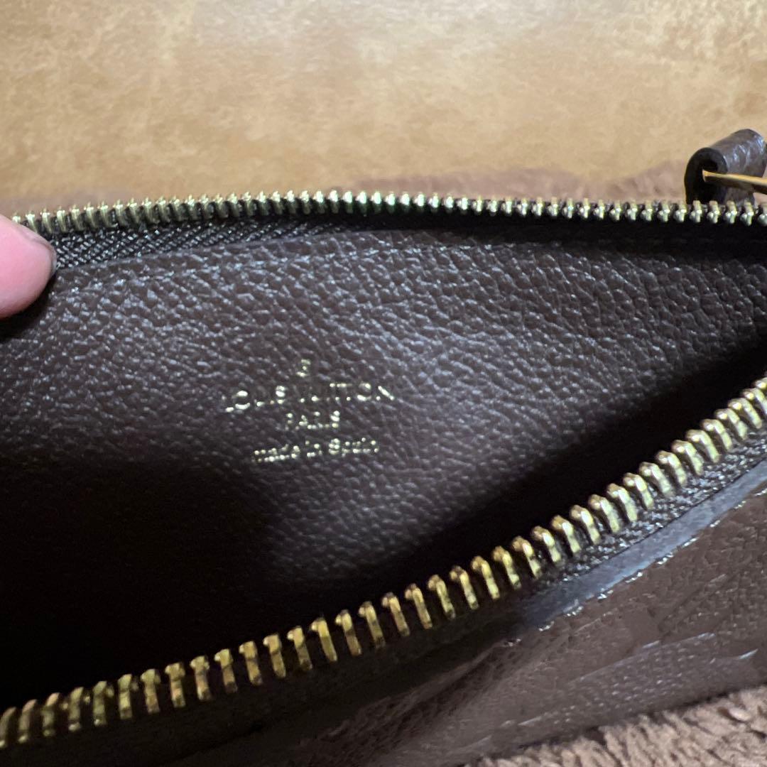 ルイ・ヴィトン　アンプラントケース　財布