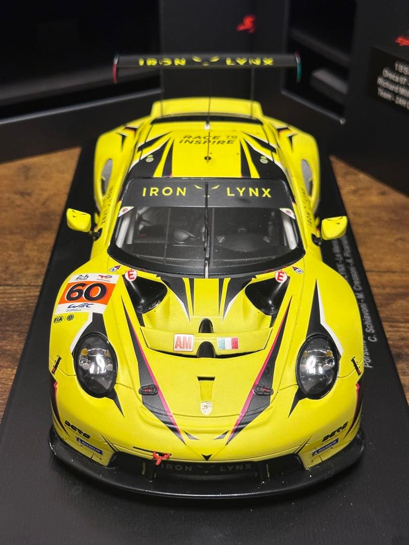 スパーク　1/18 porsche911 rsr-19 iron lynx