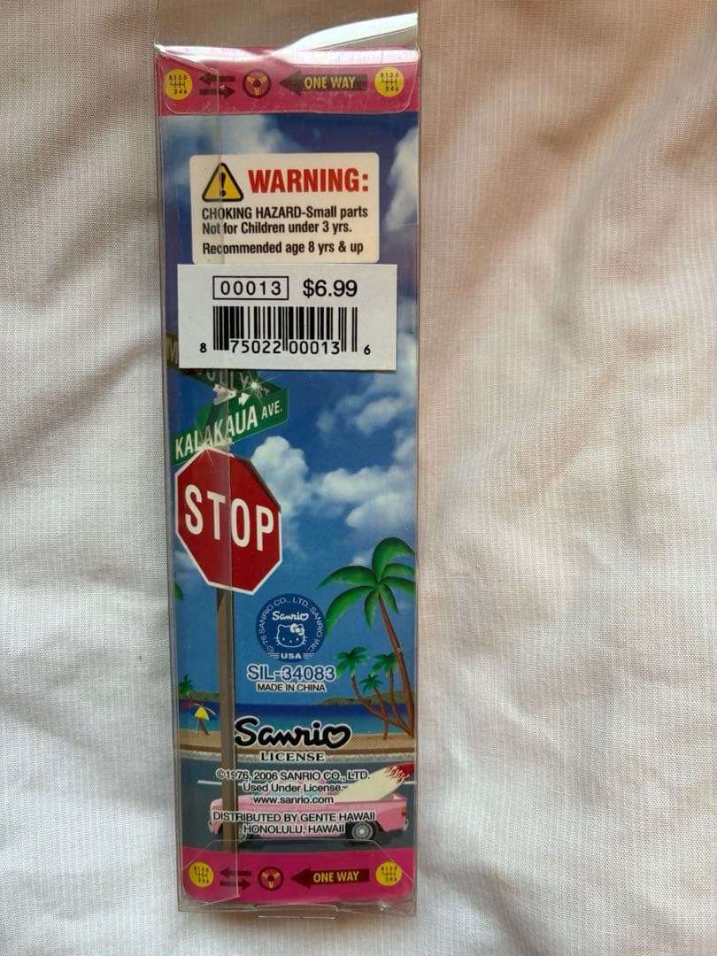 ご当地　ハローキティ　ハワイ限定　ワイキキ　Hawaii Waikiki 日焼け