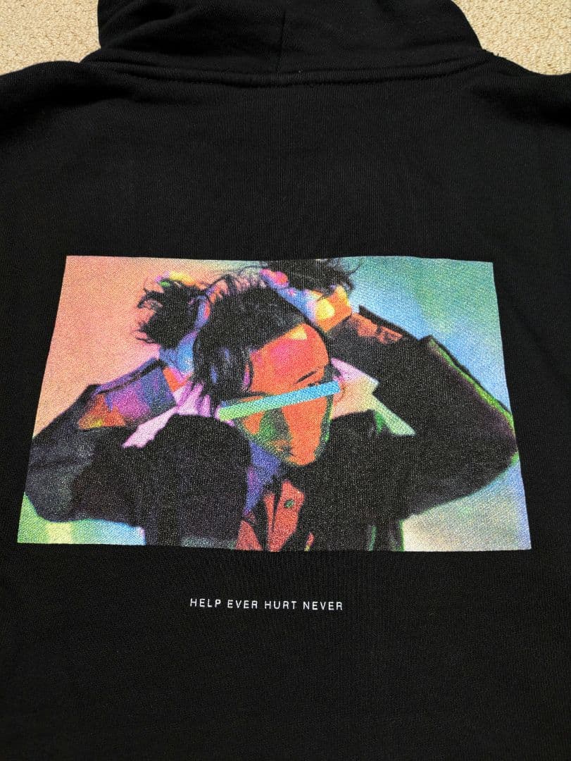 藤井風さん HEHNパーカー