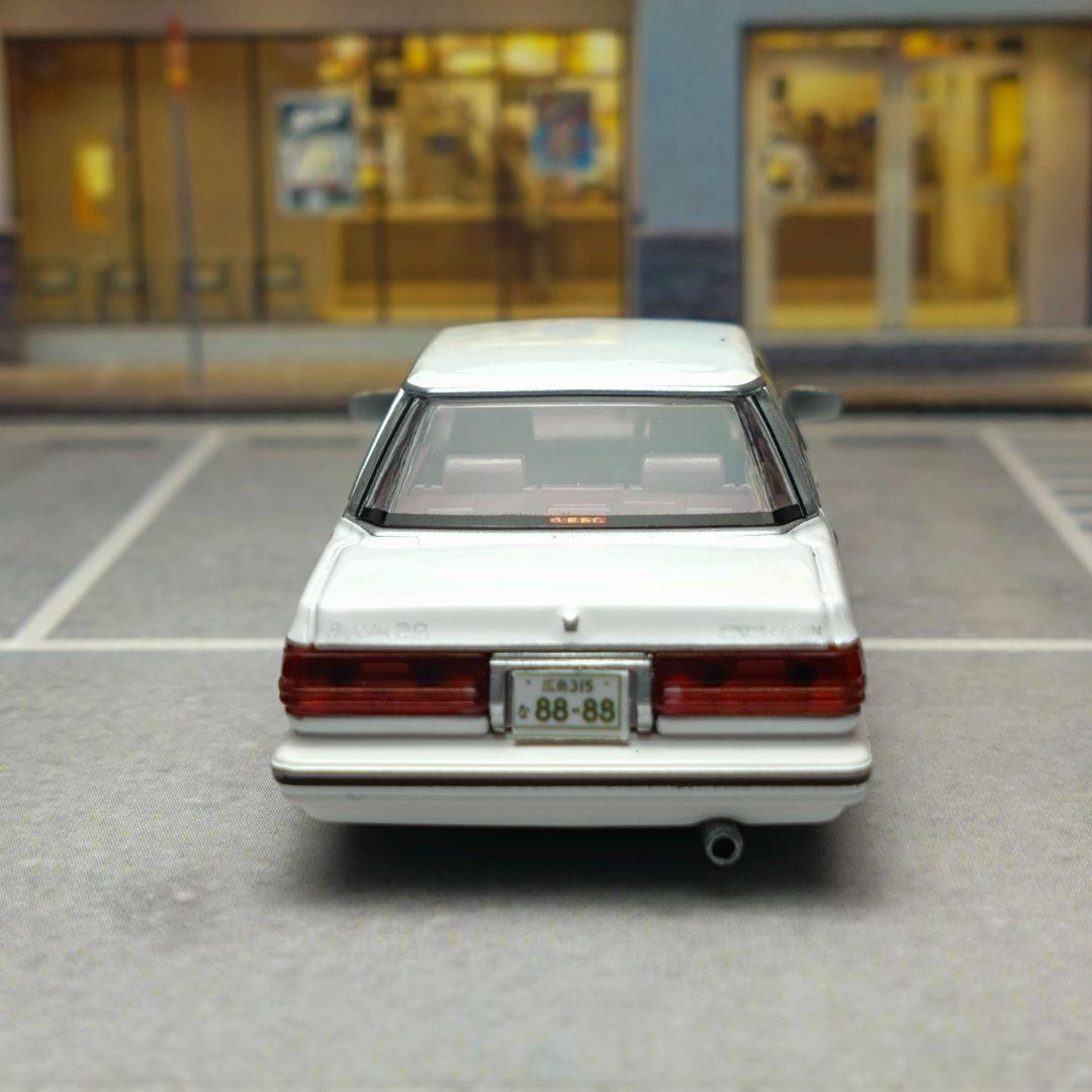 TLV トヨタ クラウン 3.0 ロイヤルサルーンG (カスタム品)