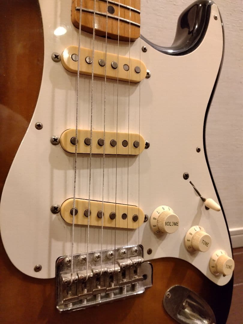 Fender japan stratocaster eシリアル