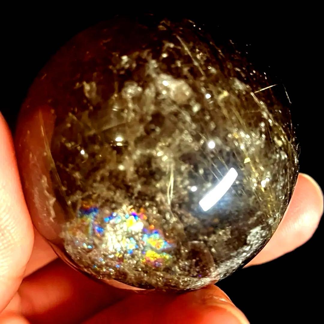 42mm 虹入りゴールドルチルクォーツ 丸玉 スフィア 金針水晶の通販はau