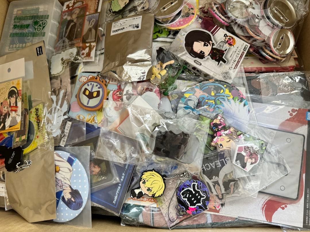激安！アニメグッズ　超大量　20KG以上　2000点以上　まとめ売り