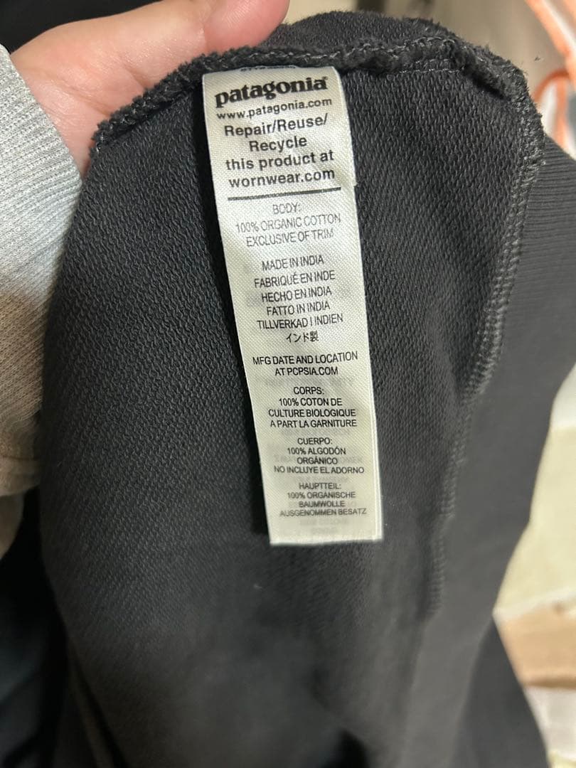 ひ*ー様 patagonia ブラック パーカー L