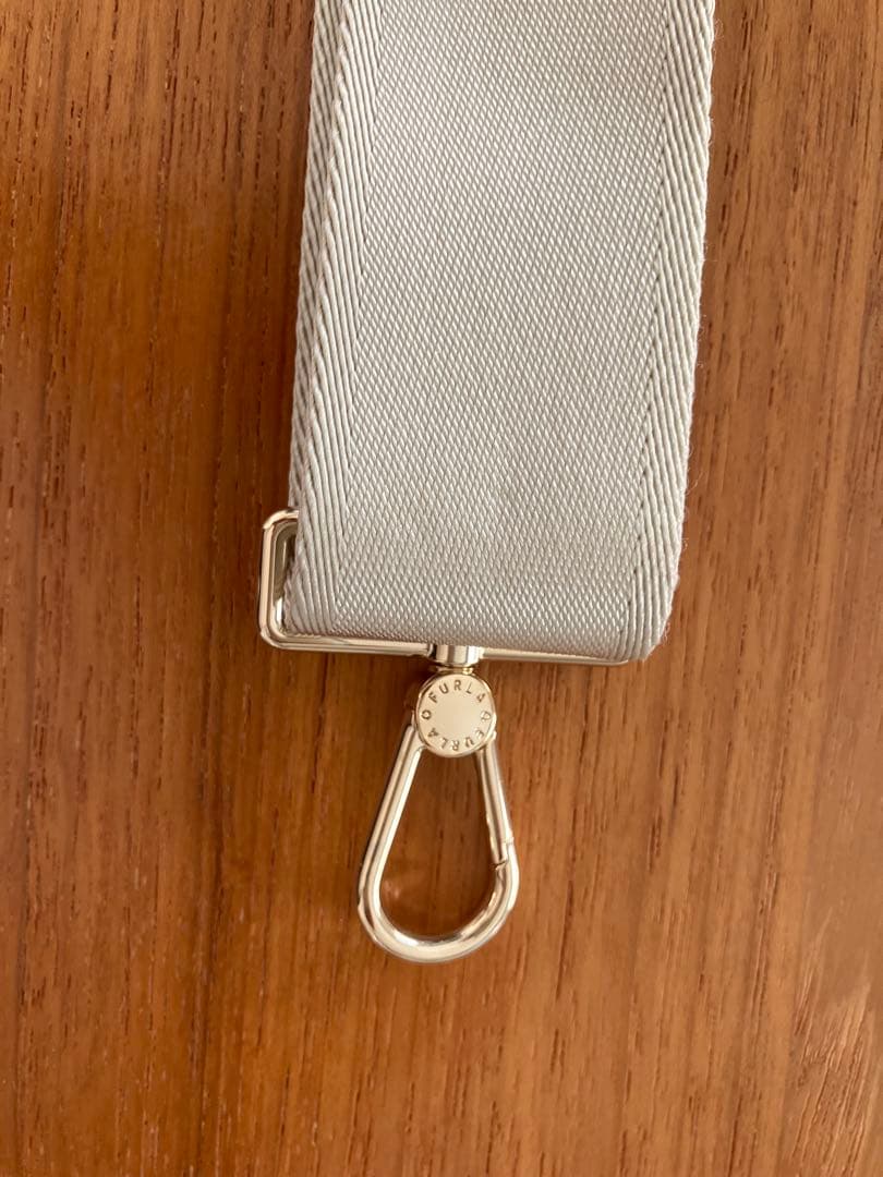 FURLA グレー レザー ショルダーバッグ