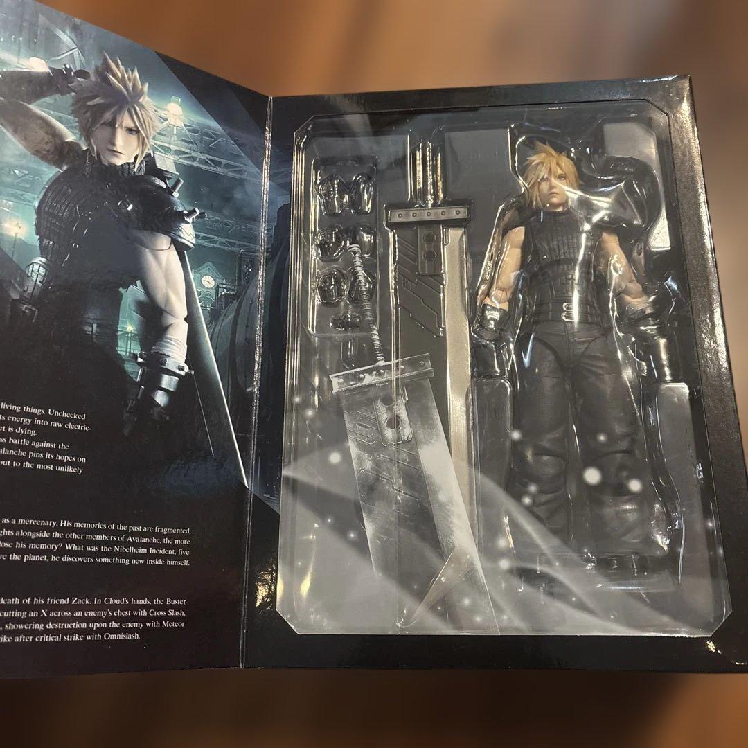 FINAL FANTASY VII クラウド・ストライフ フィギュア