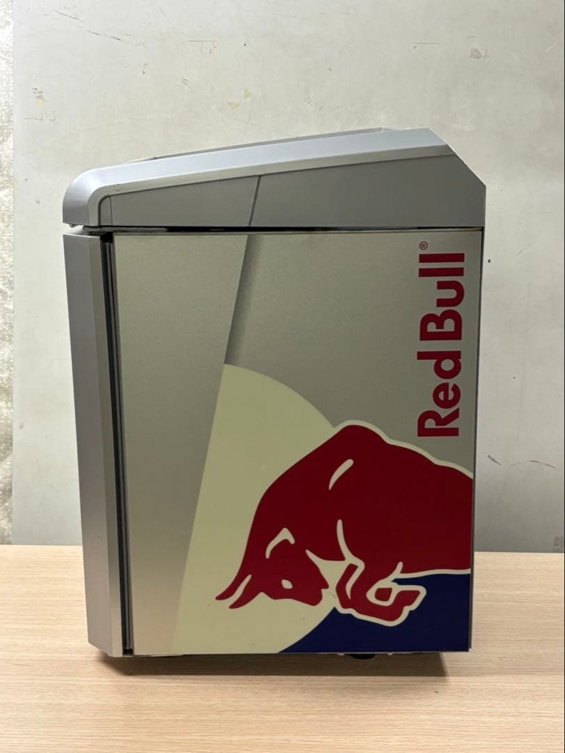 ☆希少 Red Bull ミニ冷蔵庫 RB-GDC LED レッドブル RedBull
