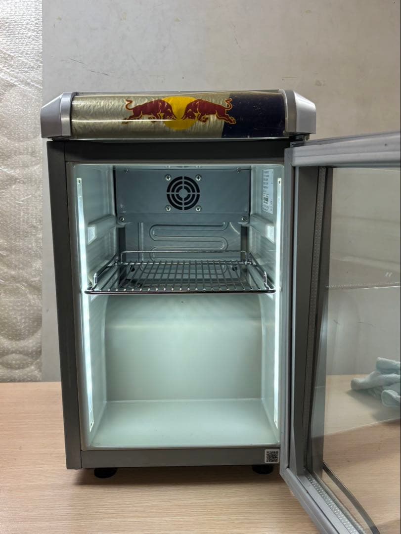 ☆希少 Red Bull ミニ冷蔵庫 RB-GDC LED レッドブル RedBull