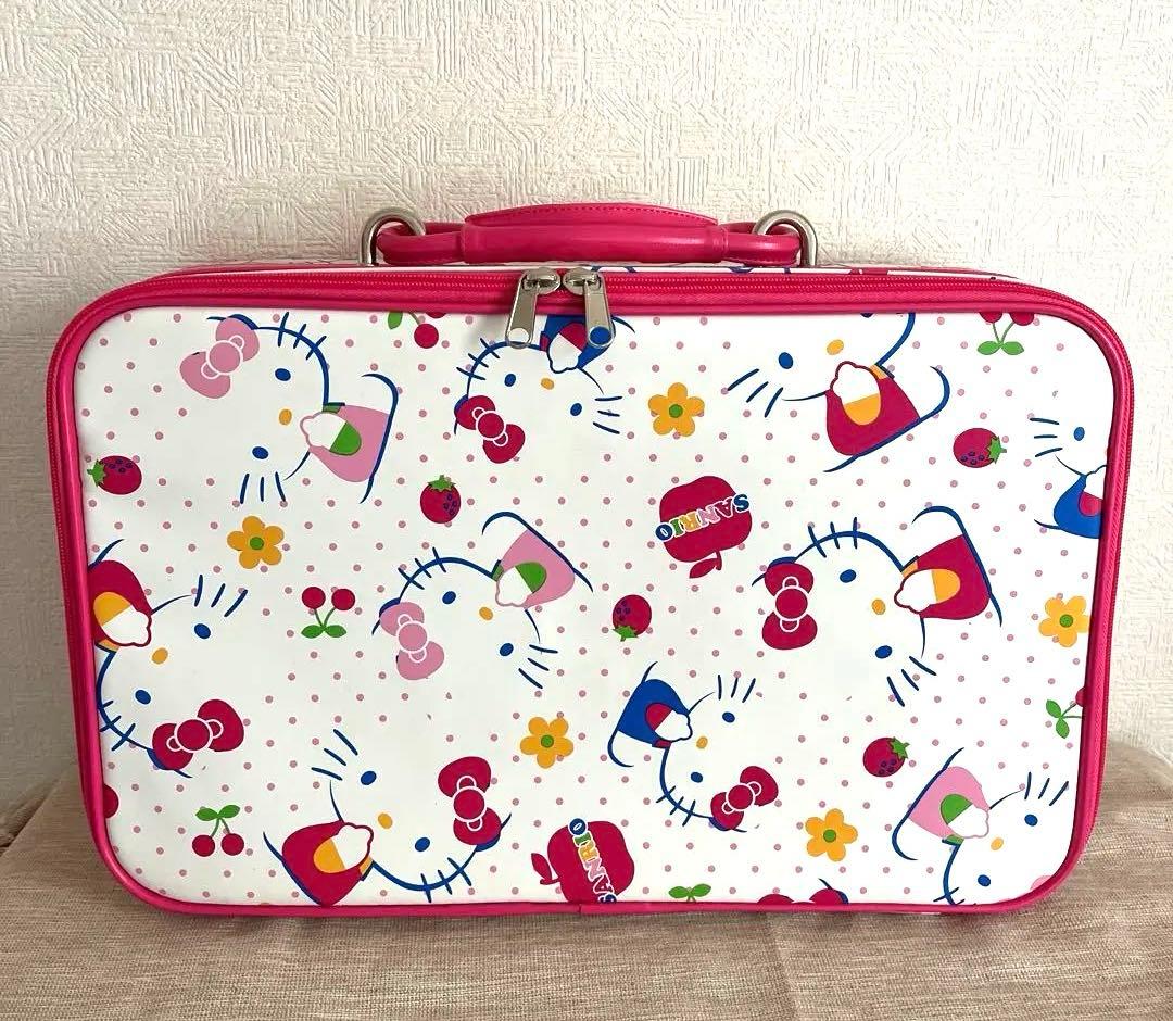 レア‼️新品未使用品さくらんぼキティキャリーケース スーツケース トラベルバッグ
