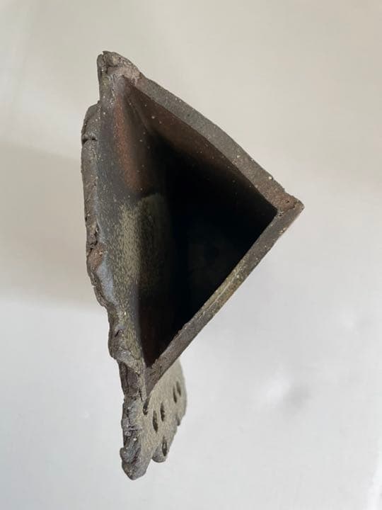 亀井勝　灰釉花入　 共箱・共布・栞