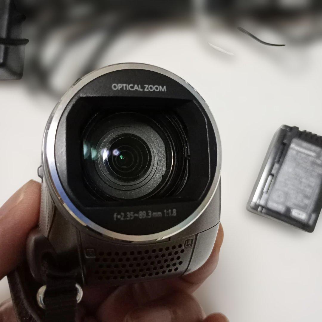 【超美品】Panasonic HC-V210Mデジタルハイビジョンビデオカメラ