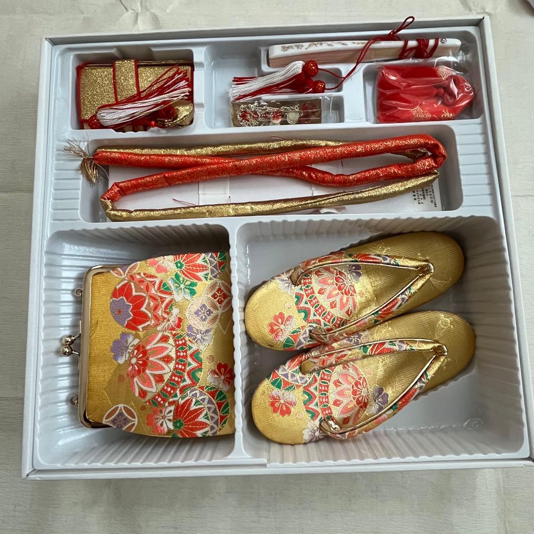 七五三　7歳　四つ身着物正絹　結び帯　草履バッグ　はこせこセット　帯揚げ　しごき