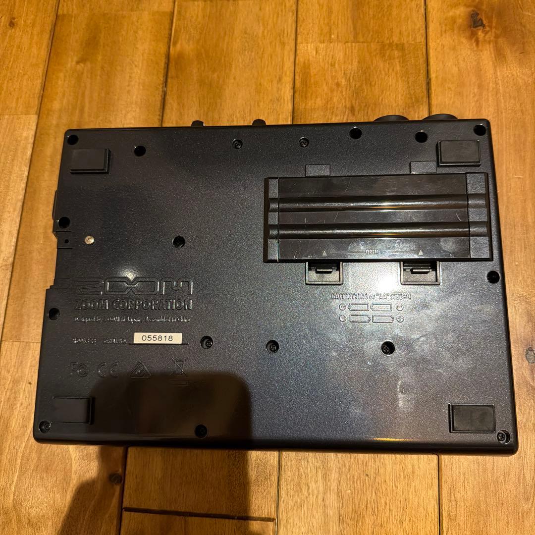 Zoom R8 マルチトラックレコーダー