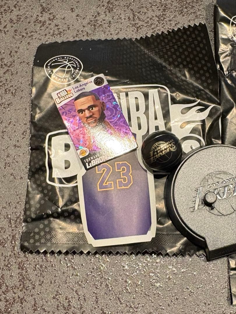 NBA Ballers フィギュア　レブロンジェームズ