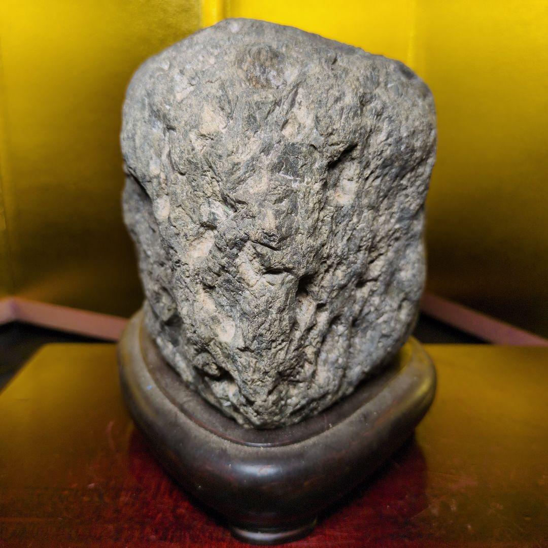 水石 天然石 約3.4kg 原石 鑑賞石 自然石 木製専用台座付き