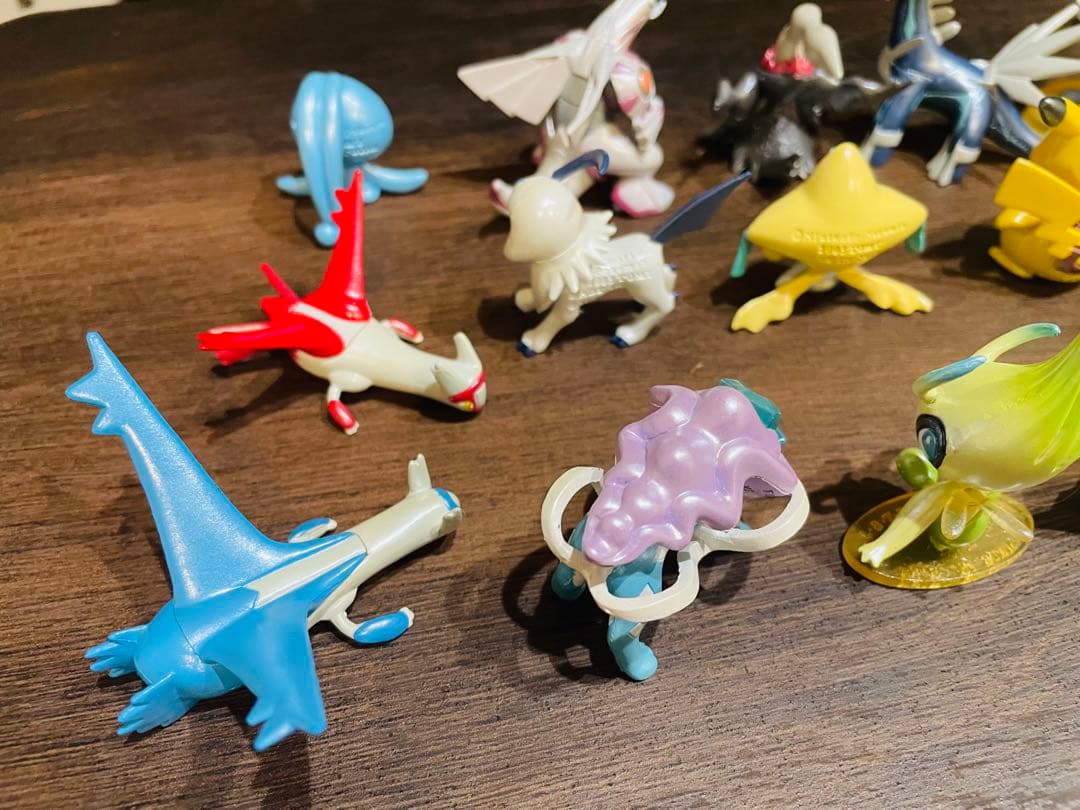 ポケモン映画10周年記念 モンスターコレクションセットBOX 全キャラ18点