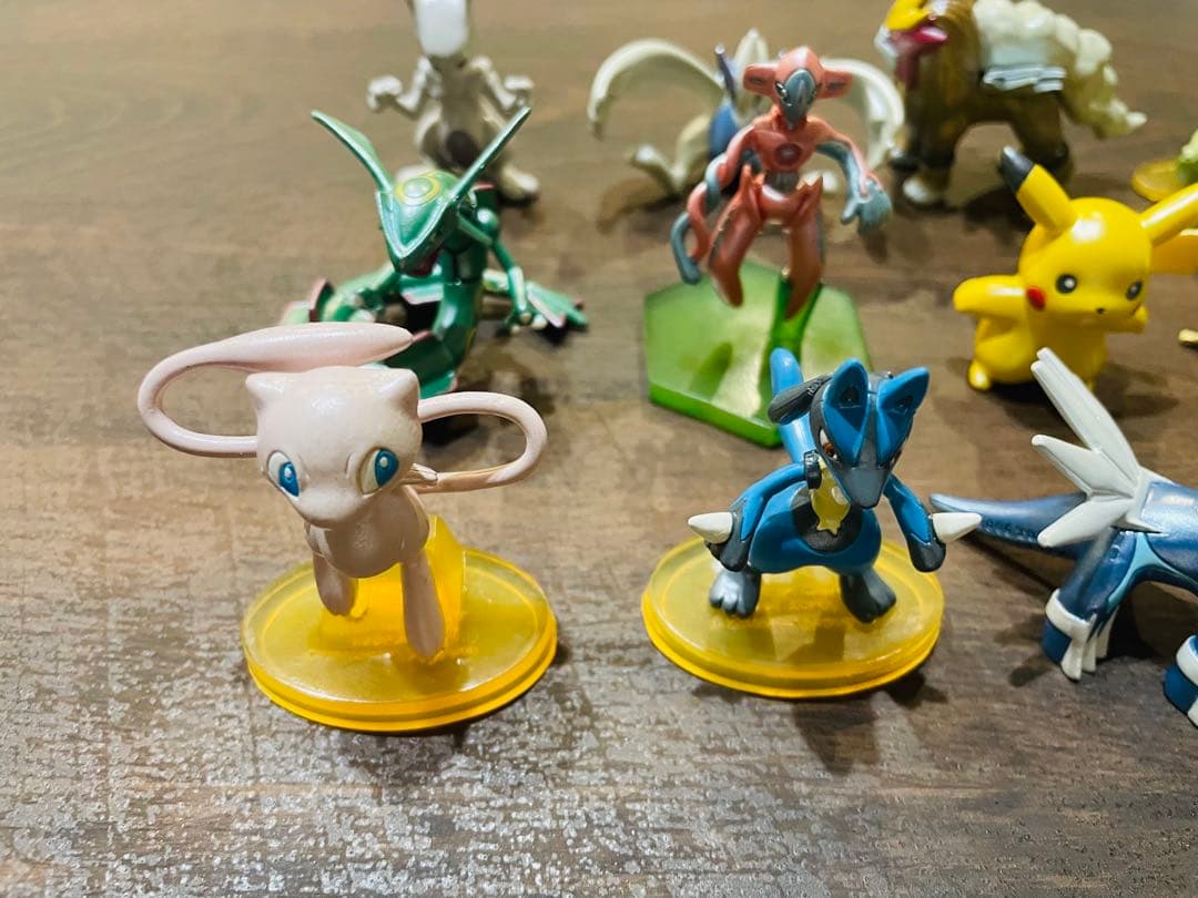 ポケモン映画10周年記念 モンスターコレクションセットBOX 全キャラ18点