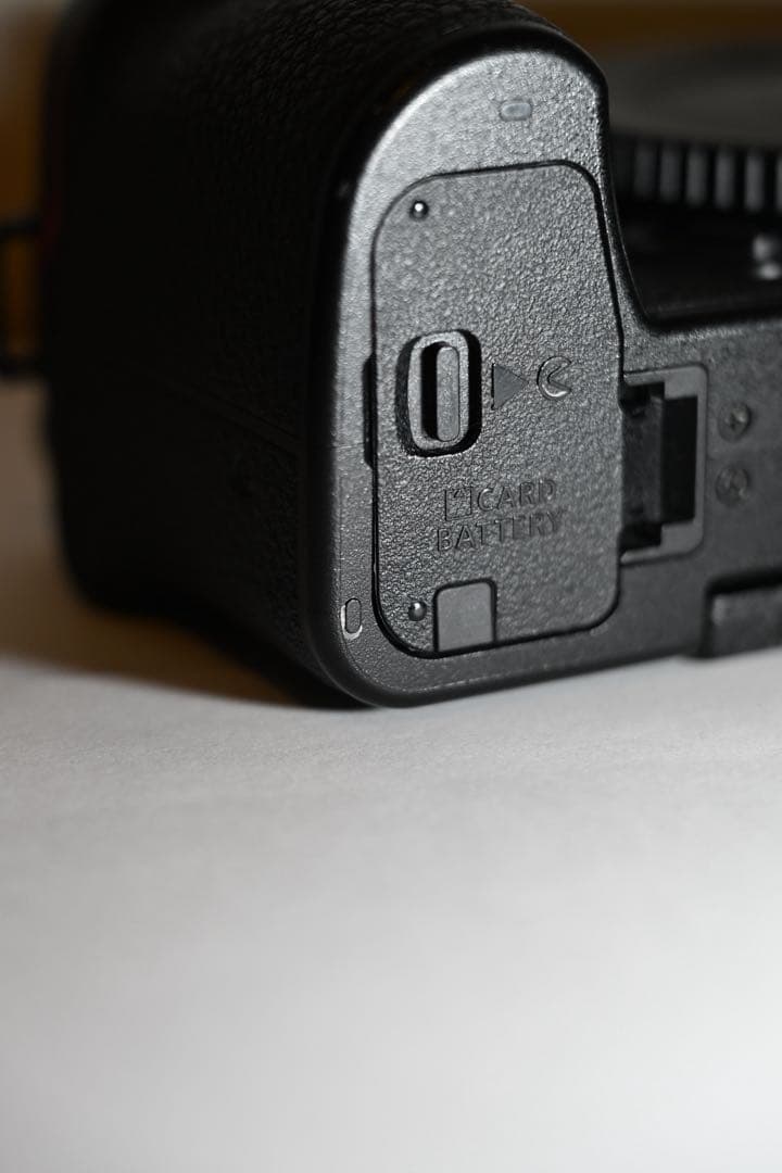 Nikon Z30 ボディ】シャッター約12,000回 ウィンドジャマー付き - メルカリ