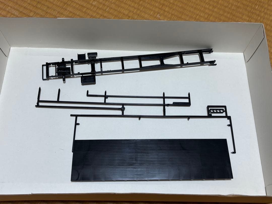 激レアハイルーフ付！1/32日野スーパードルフィン トラックプラモデル