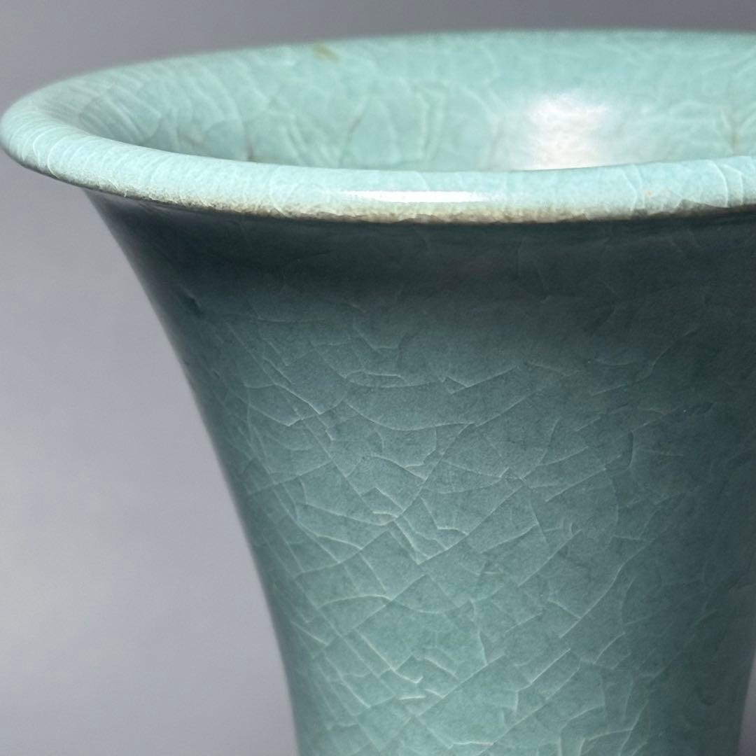 国重要無形文化財指定　中島宏　青磁花入　共箱　27cm　静寂の青に宿る造形美