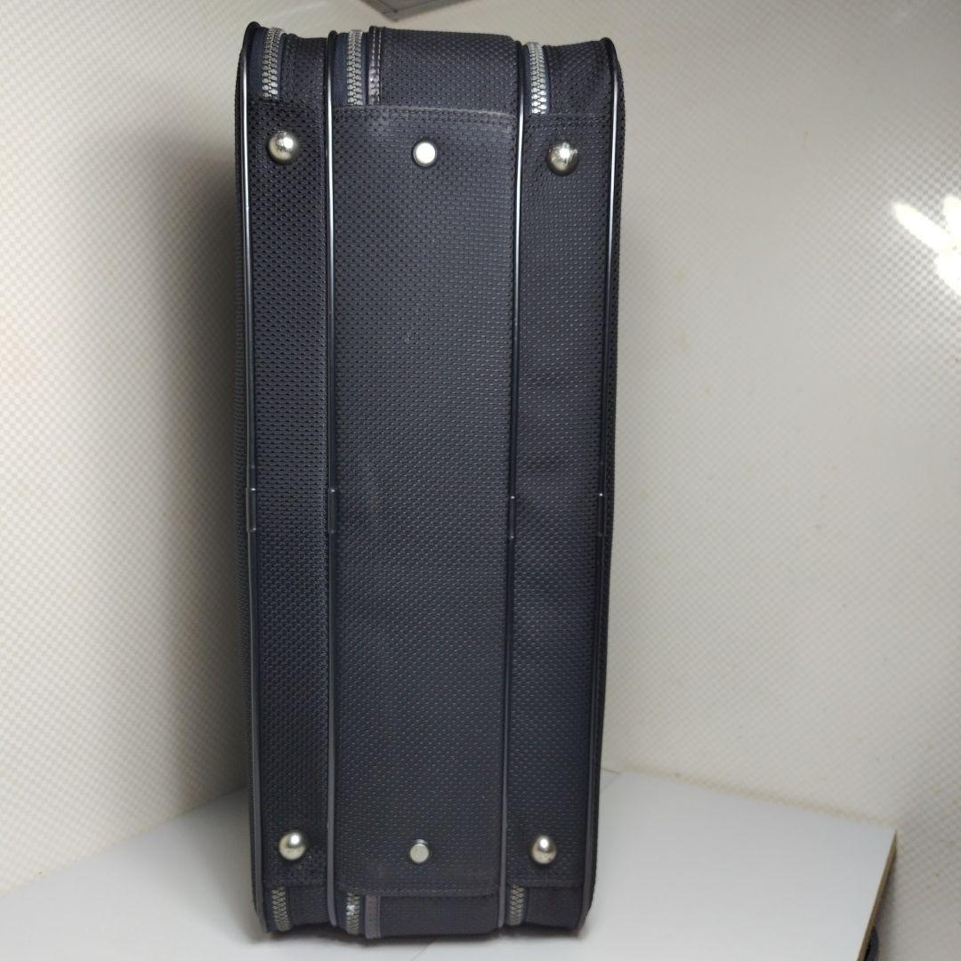 未使用近マルエム大型ビジネスカバン　高級出張カバン　キー付き　A3収納　黒色