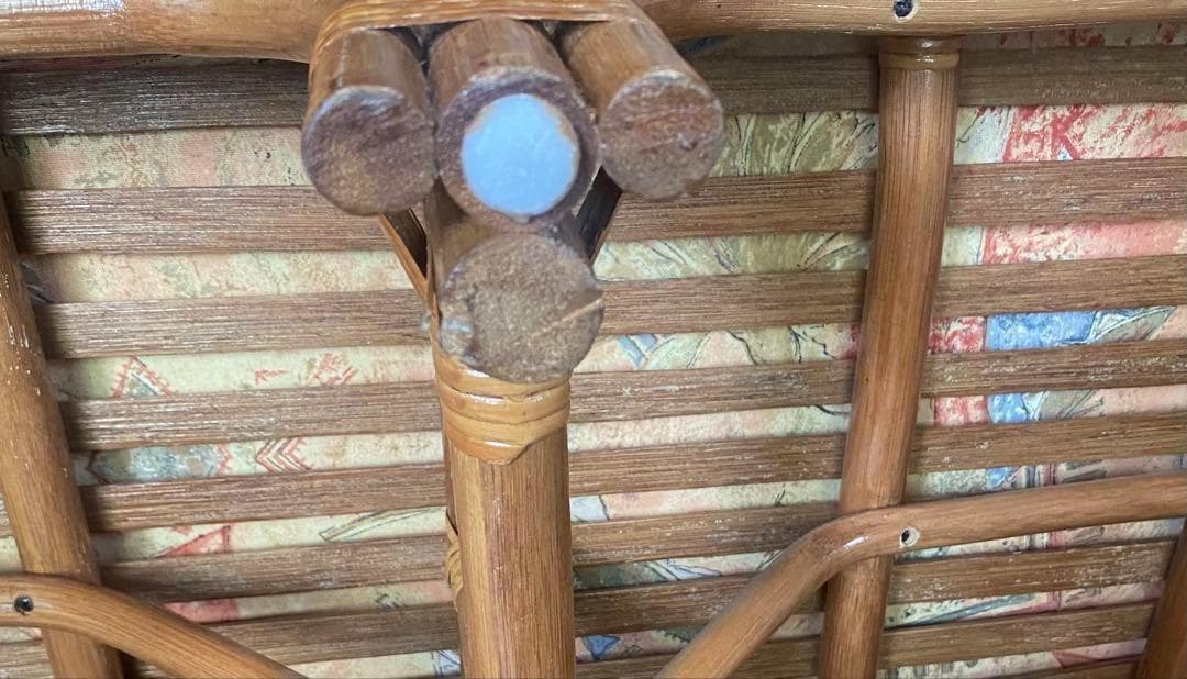 ヴィンテージ ラタンのベンチ レトロな雰囲気が逆にモダン 55×118×78cm