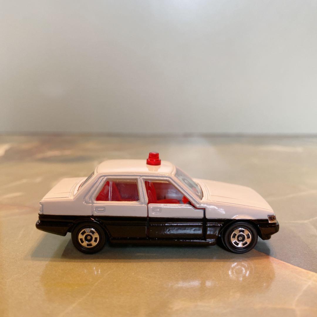 トミカNO.32 トヨタカローラ4ドアセダンパトロールカー(警視庁) 日本製