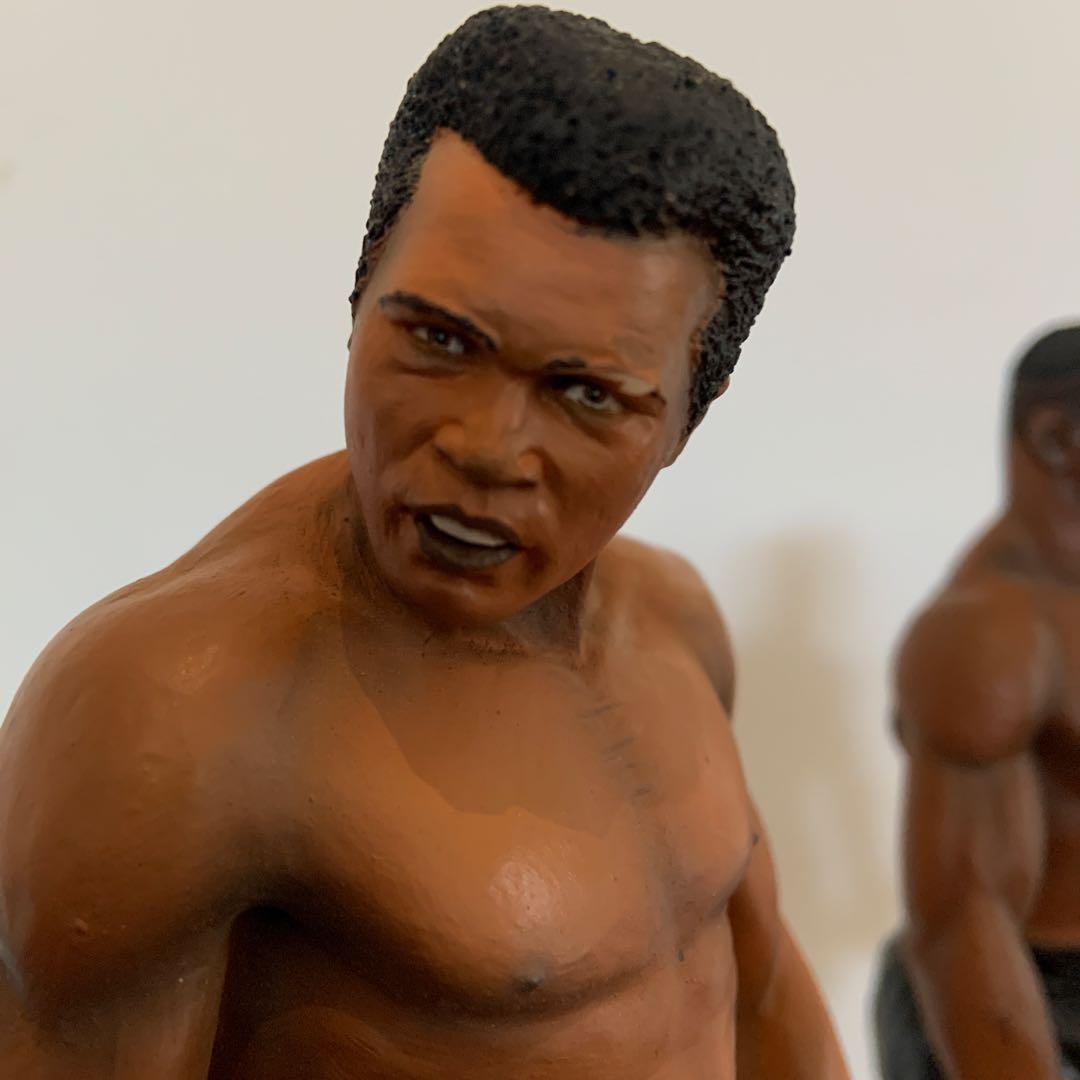 アリとタイソンのフィギュア