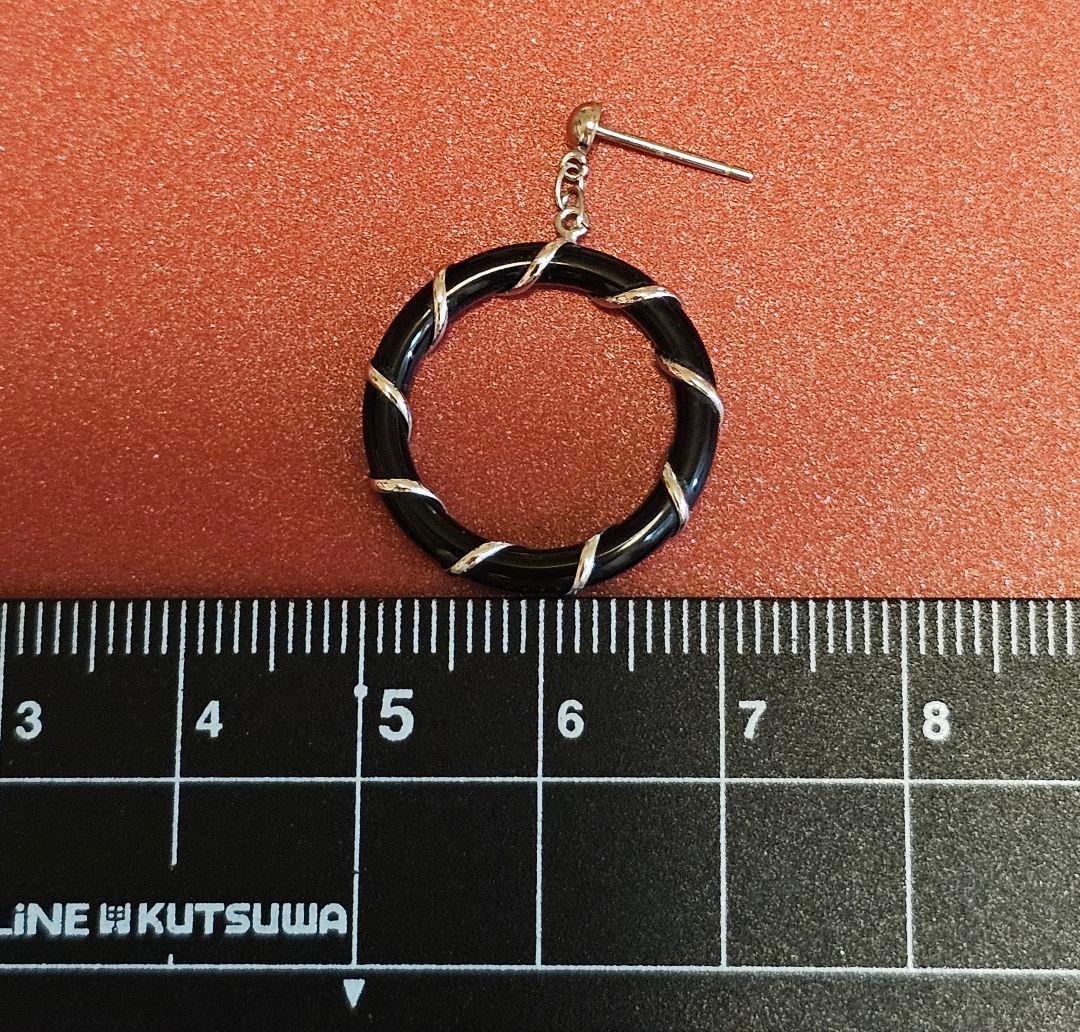 オニキス ピアス K14WG ホワイトゴールド 螺旋