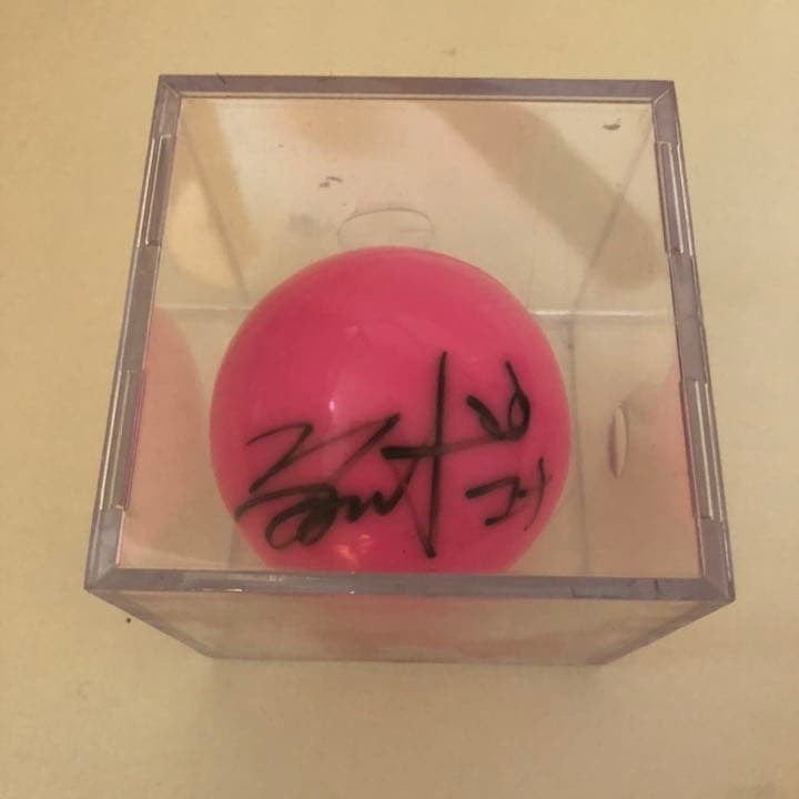 少女時代のユナのサインボール