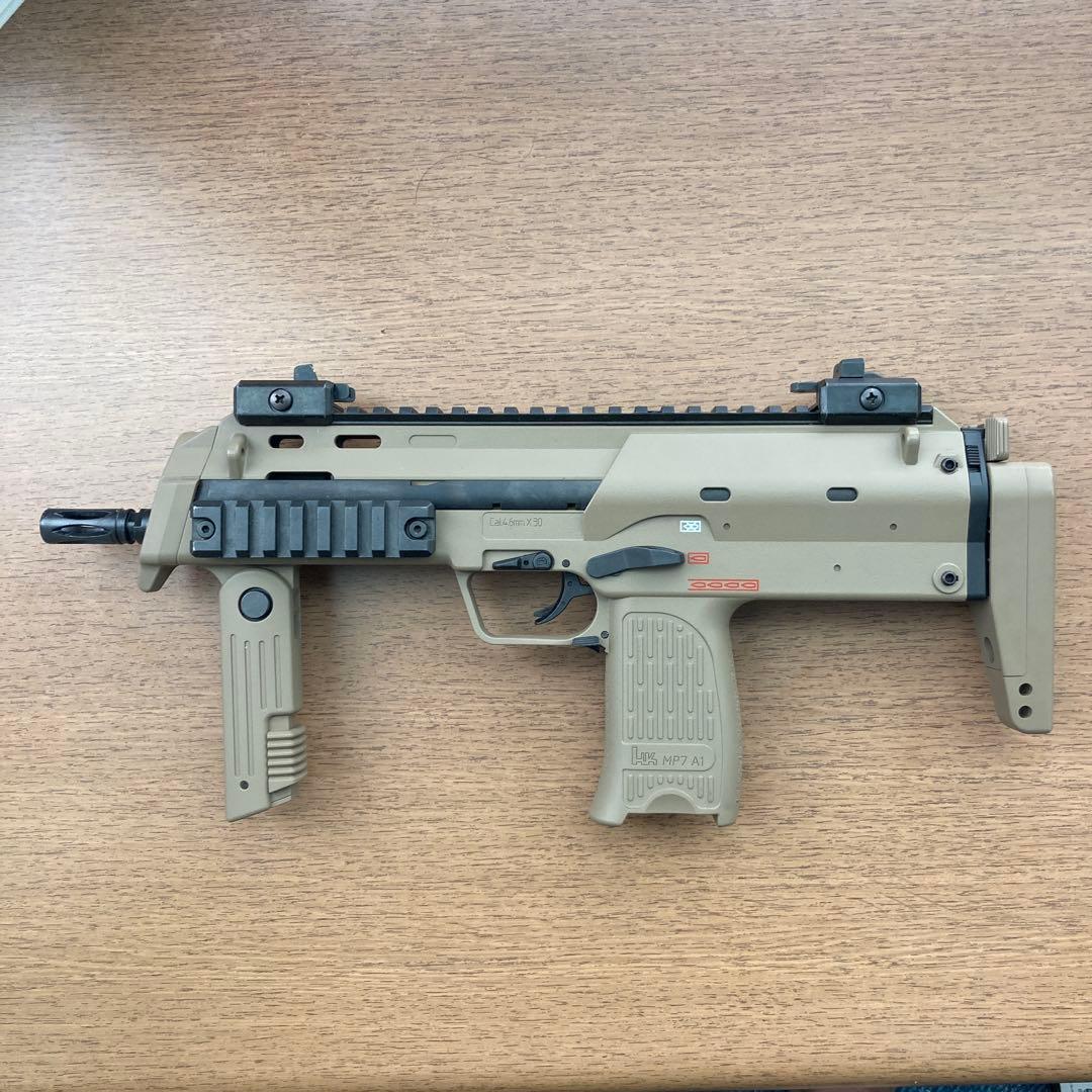 エアガン　作動未確認　付属品なし　ジャンク