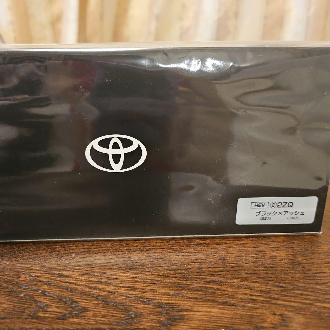 トヨタ クラウン スポーツ ミニカー 1/30スケール ブラック✕アッシュ