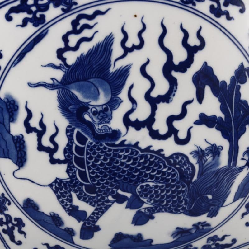 清乾隆青花麒麟紋抱月扁瓶 景徳鎮 陶磁器 装飾品 現代