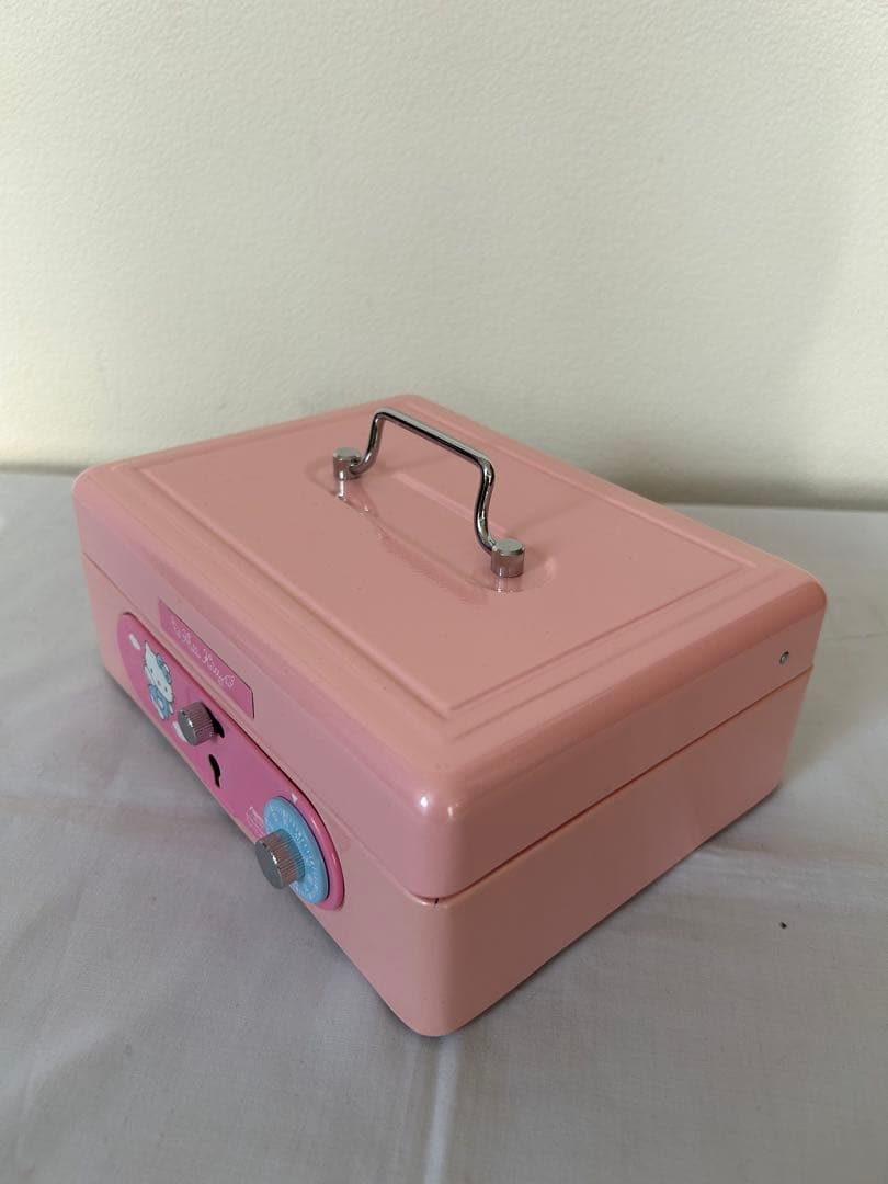 サンリオ⭐︎ハローキティ 手提げ金庫 平成レトロ廃番品レア