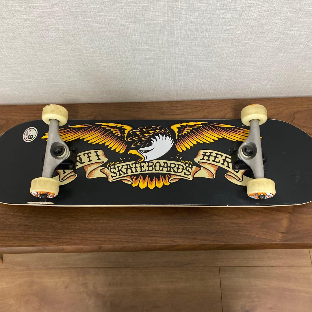 スケートボード　Antihero（アンチヒーロー）