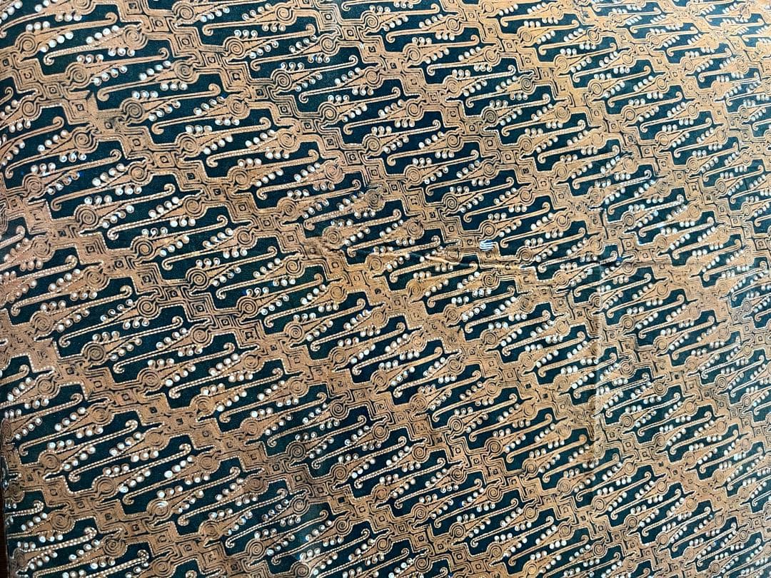 推定20世紀半ばに製作されたold batik ／手描き／伝統柄／藍ソガ染め