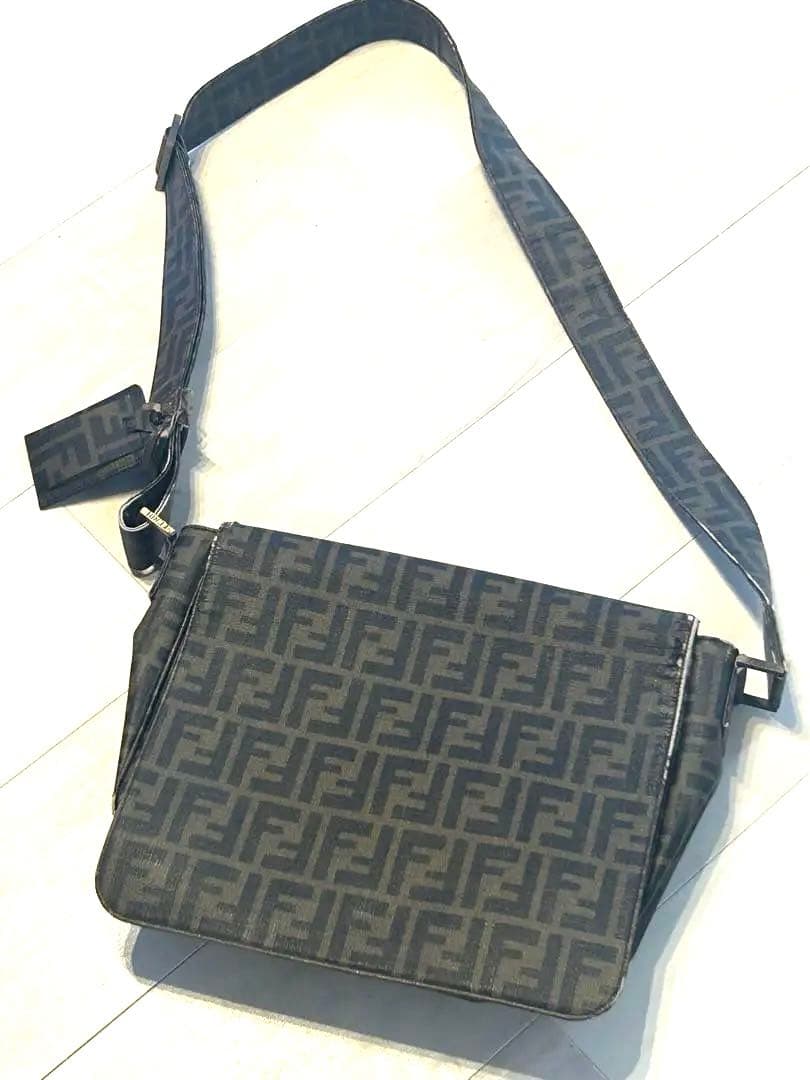 Fendi FFロゴパターン ショルダーバッグ