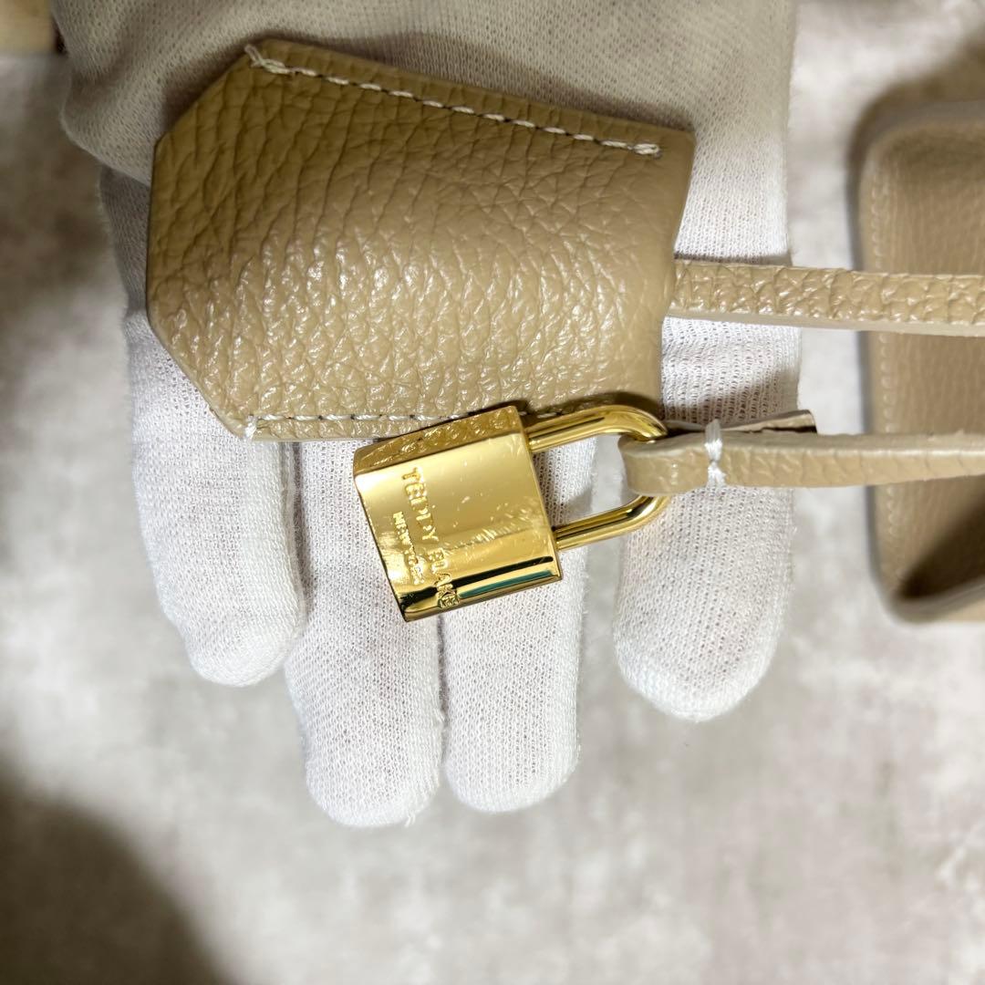 H291 未使用級✨ テディブレイク　ハンドバッグ　2way レザー　チャーム