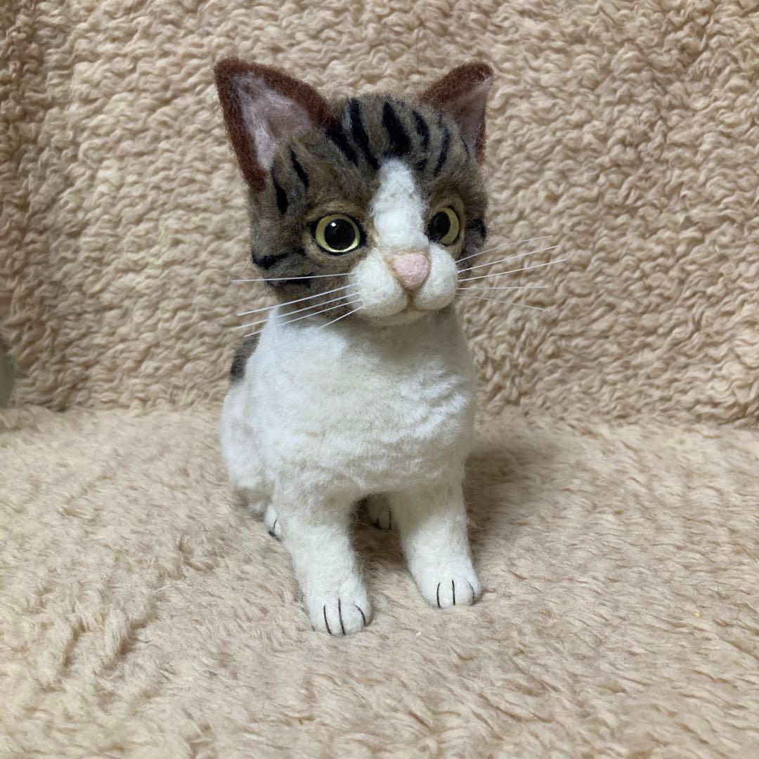 羊毛フェルト キジ白猫 きじ猫 二毛猫♪ - メルカリ 羊毛フェルト猫 白