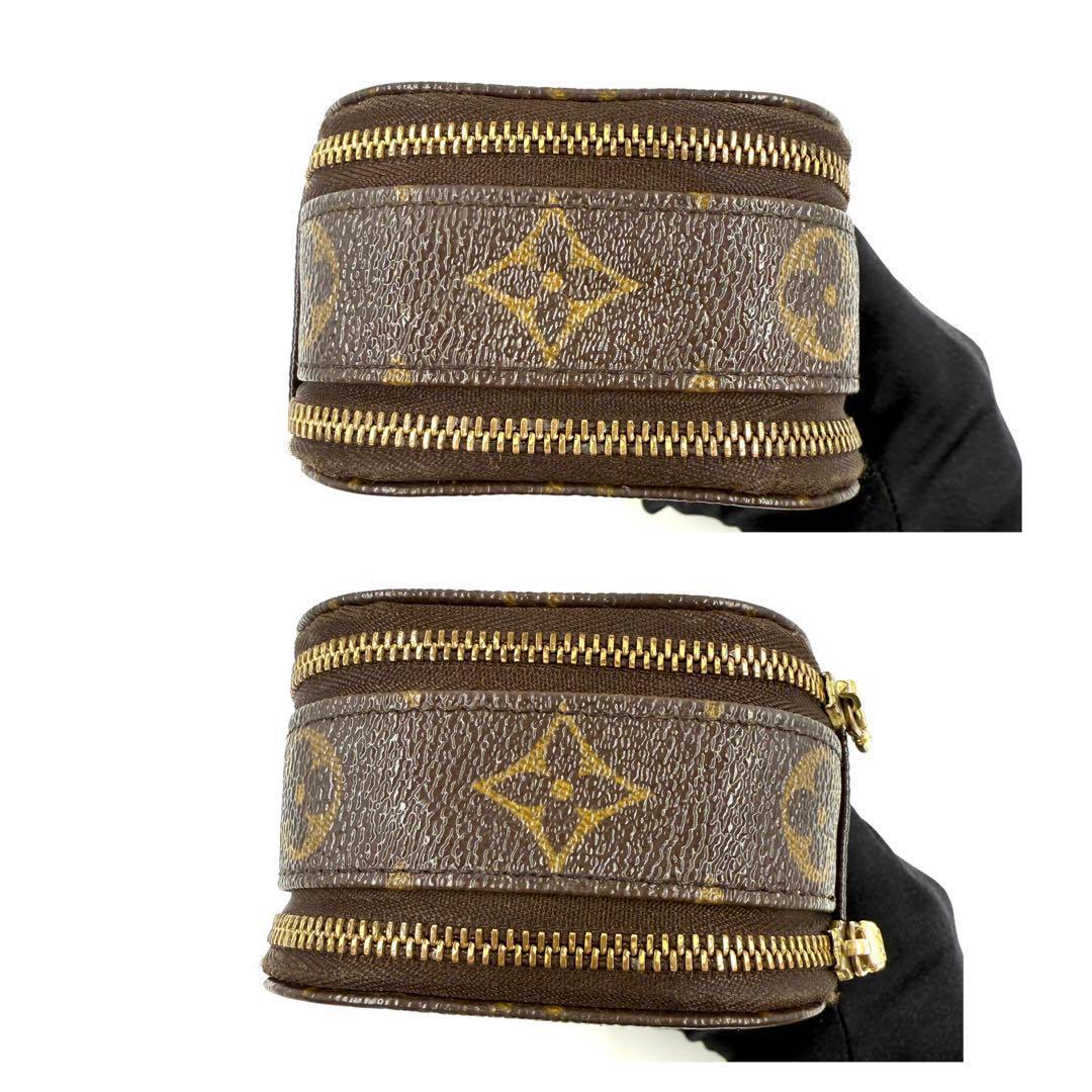 LOUIS VUITTON ルイ・ヴィトン　モノグラム 化粧ポーチ