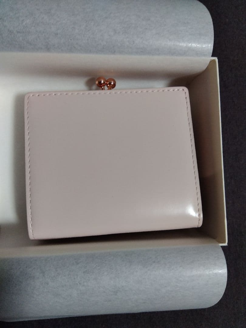 アニエスベー　ガラスレザー　二つ折り ウォレット　財布