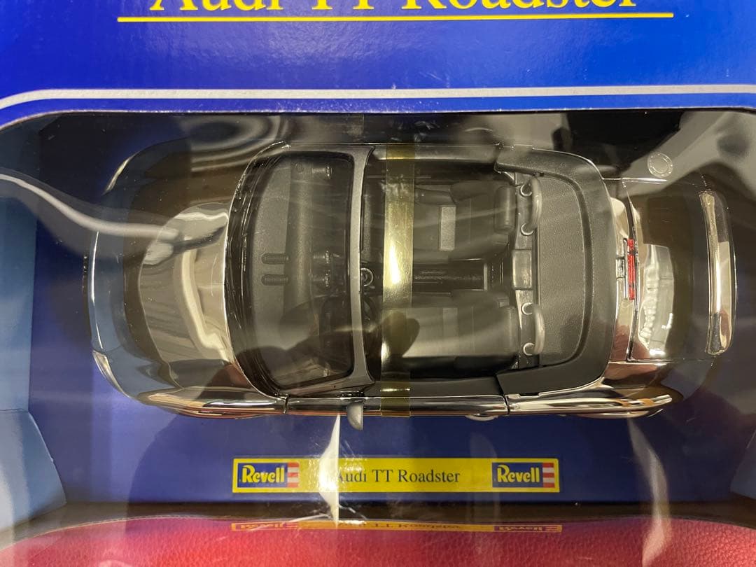 Audi   TT ロードスター　メタル