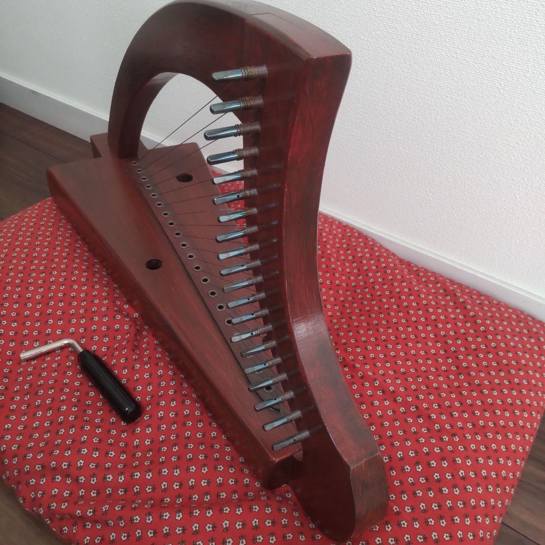 金属弦ハープ　曲集とスペア弦つき