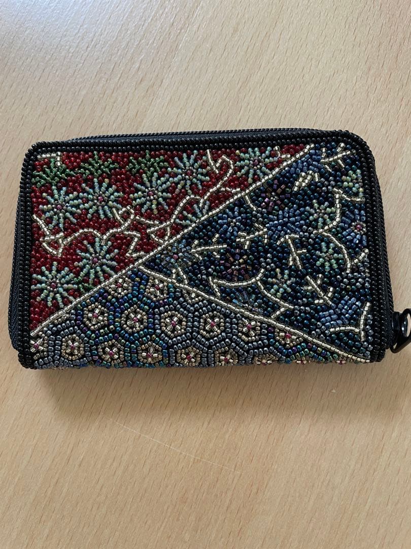 柏ビーズ ラウンド小財布099赤帯柄ビーズ刺繍