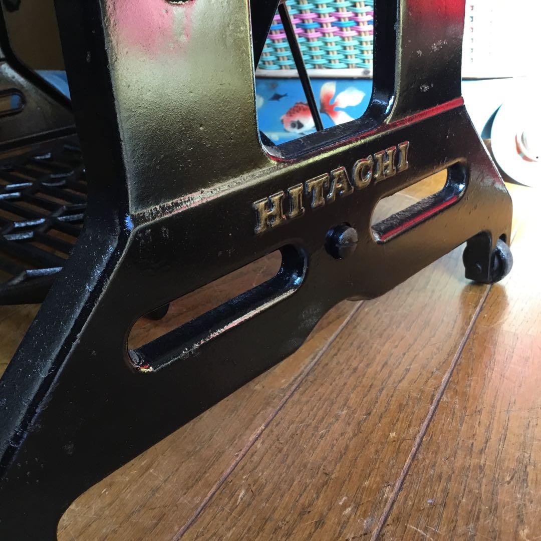 ※アンティーク※ HITATI足踏みミシン脚のテーブル　アイアン