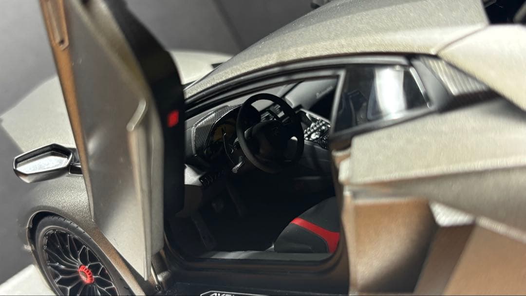 ミニカー AutoArt 1/18 Lamborghini Aventador SV