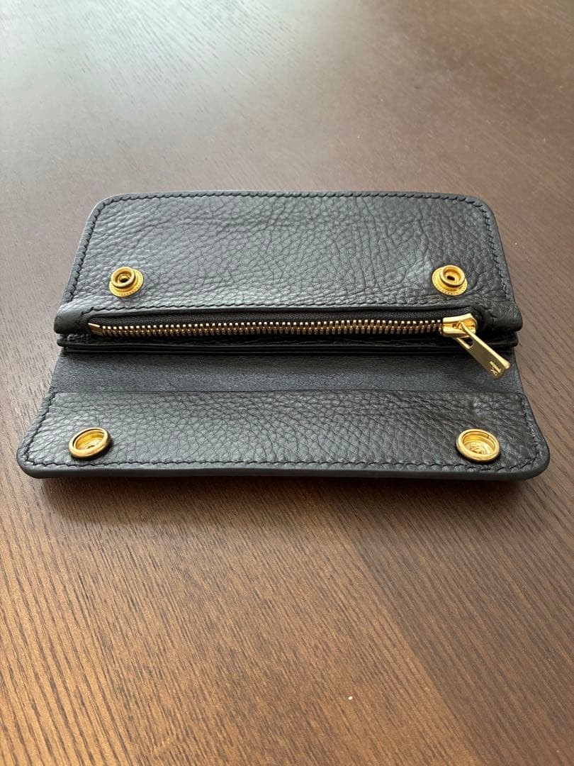 アップルウォッチのクロコダイルベルトとロングトラッカーウォレット