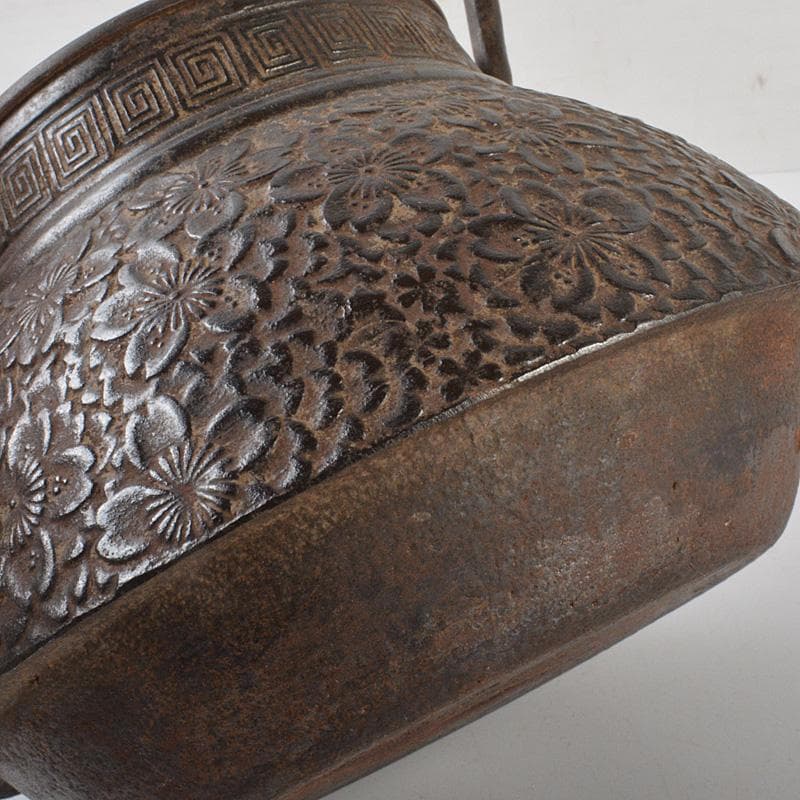 南部鉄器　桜文　鉄瓶　鉄釜　V　6378