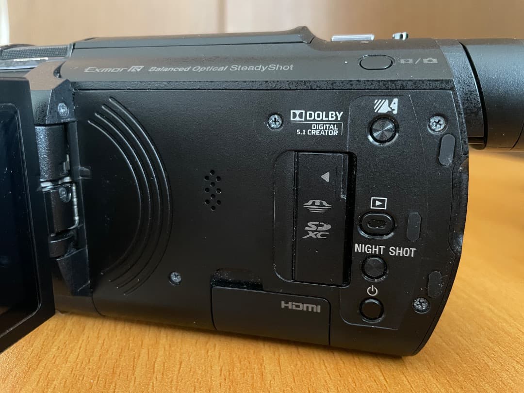 ソニービデオカメラ　AX55/充電器&バッテリー2個